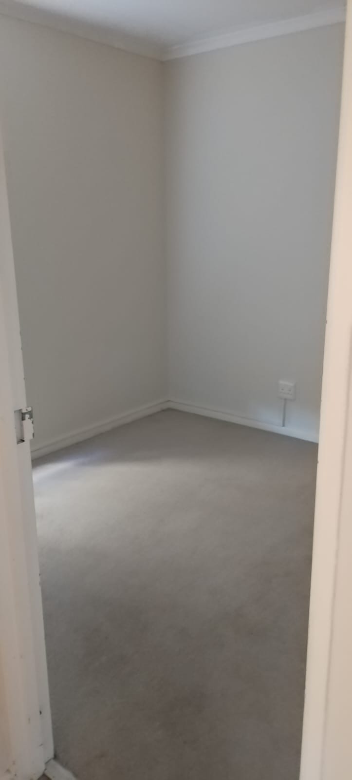 To Let 2 Bedroom Property for Rent in Tokai Western Cape